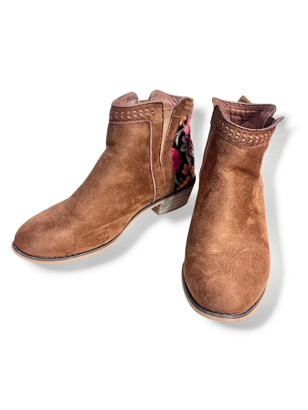 TIARA LOS ANGELES Topa Brown Vegan Suede Ankle Bootie Floral Embroidered Size 7